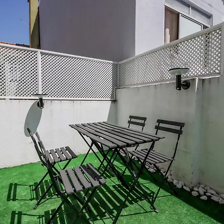 Charming Ii Apartment *